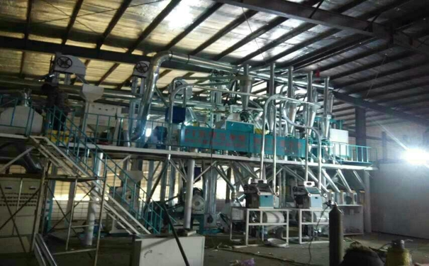 成套<a href=http://weiee.com.cn/product/6/ target=_blank class=infotextkey>玉米深加工機(jī)械</a>